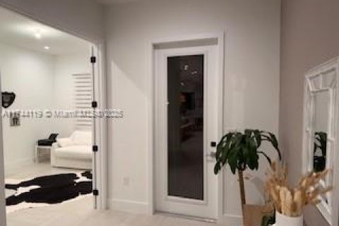 Снять в аренду виллу или дом в Аве Мария, Флорида 3 спальни, № 1985120 - фото 9