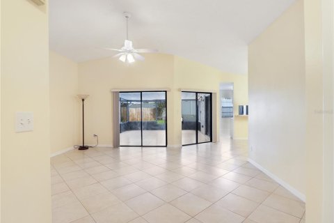 Villa ou maison à vendre à Casselberry, Floride: 2 chambres, 113.06 m2 № 1837504 - photo 2