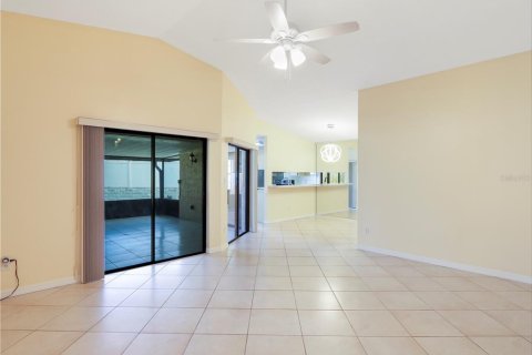 Villa ou maison à vendre à Casselberry, Floride: 2 chambres, 113.06 m2 № 1837504 - photo 3