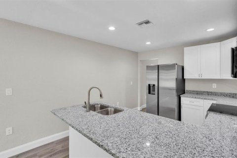 House in Lakeland, Florida 3 bedrooms, 116.96 sq.m. № 1808240 - photo 9