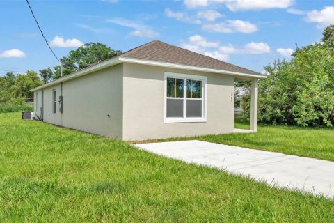 House in Lakeland, Florida 3 bedrooms, 116.96 sq.m. № 1808240 - photo 2
