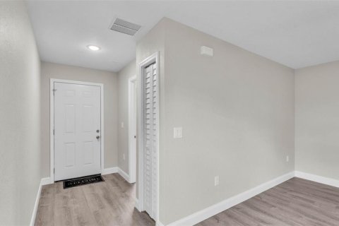 House in Lakeland, Florida 3 bedrooms, 116.96 sq.m. № 1808240 - photo 3
