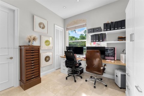 Villa ou maison à vendre à Pinecrest, Floride: 5 chambres, 455.78 m2 № 1925497 - photo 29
