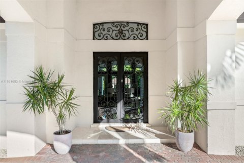 Villa ou maison à vendre à Pinecrest, Floride: 5 chambres, 455.78 m2 № 1925497 - photo 10