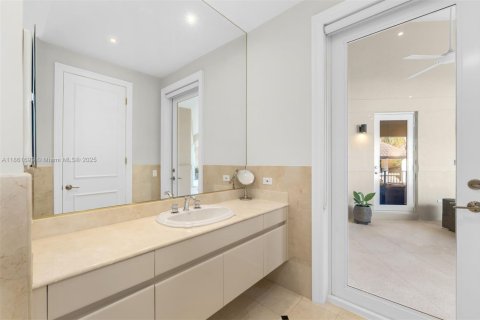 Villa ou maison à vendre à Pinecrest, Floride: 5 chambres, 455.78 m2 № 1925497 - photo 26
