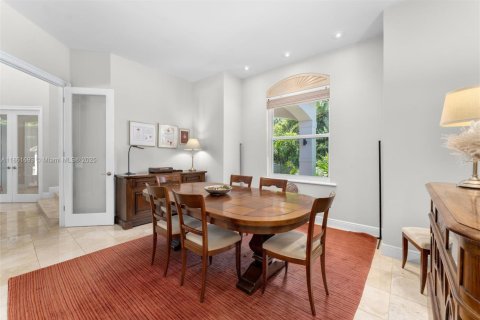 Villa ou maison à vendre à Pinecrest, Floride: 5 chambres, 455.78 m2 № 1925497 - photo 21