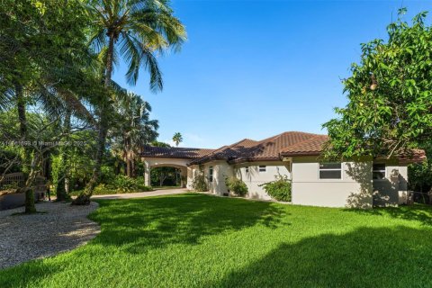 Villa ou maison à vendre à Pinecrest, Floride: 5 chambres, 455.78 m2 № 1925497 - photo 13