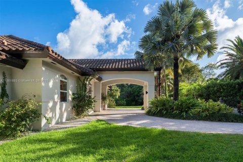Villa ou maison à vendre à Pinecrest, Floride: 5 chambres, 455.78 m2 № 1925497 - photo 14