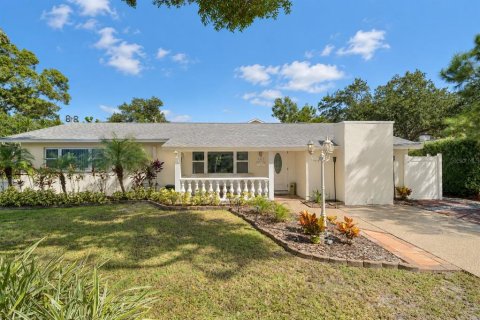 Villa ou maison à Saint Petersburg, Floride 3 chambres, 183.76 m2 № 2429317