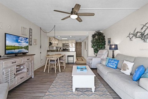 Condominio en alquiler en New Smyrna Beach, Florida, 2 dormitorios, 93.83 m2 № 1417905 - foto 3