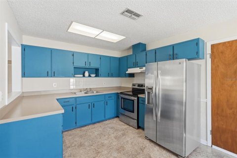 House in Dunnellon, Florida 3 bedrooms, 116.31 sq.m. № 2239046 - photo 4