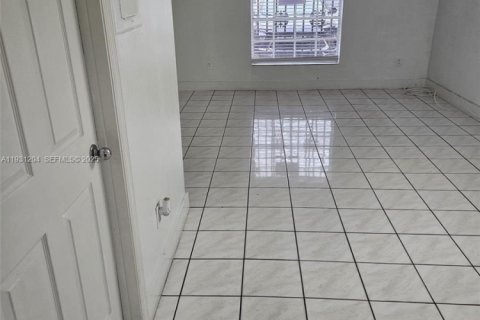 Купить таунхаус в Хайалиа, Флорида 3 спальни, 133.78м2, № 1989645 - фото 4