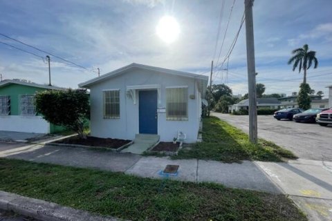 Villa ou maison à West Palm Beach, Floride 3 chambres, 58.53 m2 № 2270736