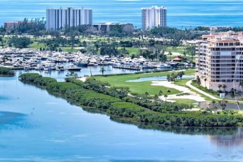 Купить кондоминиум в Лонгбоут-Ки, Флорида 9 комнат, 271.74м2, № 1907315 - фото 1