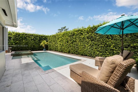 House in Miami, Florida 3 bedrooms, 165.92 sq.m. № 1836637 - photo 30