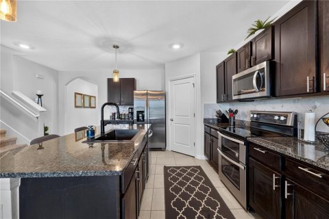 Casa en venta en Odessa, Florida, 5 dormitorios, 242.01 m2 № 2358847 - foto 7