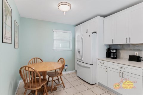 Copropriété à vendre à Madeira Beach, Floride: 2 chambres, 111.48 m2 № 1882772 - photo 16