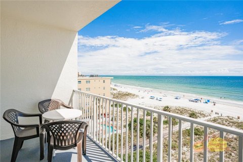 Copropriété à vendre à Madeira Beach, Floride: 2 chambres, 111.48 m2 № 1882772 - photo 2
