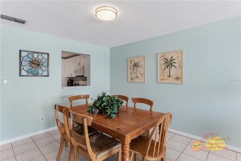 Copropriété à vendre à Madeira Beach, Floride: 2 chambres, 111.48 m2 № 1882772 - photo 11