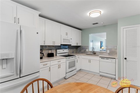 Copropriété à vendre à Madeira Beach, Floride: 2 chambres, 111.48 m2 № 1882772 - photo 17
