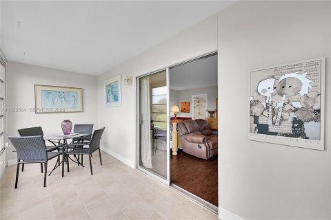 Condominio en venta en Deerfield Beach, Florida, 1 dormitorio, 68.56 m2 № 1991002 - foto 15