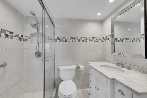 Condominio en venta en Deerfield Beach, Florida, 1 dormitorio, 68.56 m2 № 1991002 - foto 13