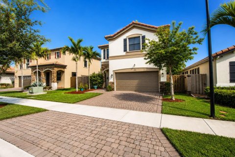 House in Homestead, Florida 4 bedrooms, 244.33 sq.m. № 2244483 - photo 4