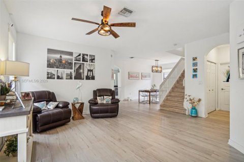 House in Homestead, Florida 4 bedrooms, 244.33 sq.m. № 2244483 - photo 21