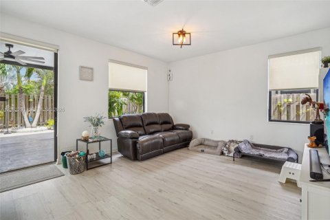 House in Homestead, Florida 4 bedrooms, 244.33 sq.m. № 2244483 - photo 7
