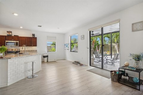 House in Homestead, Florida 4 bedrooms, 244.33 sq.m. № 2244483 - photo 10