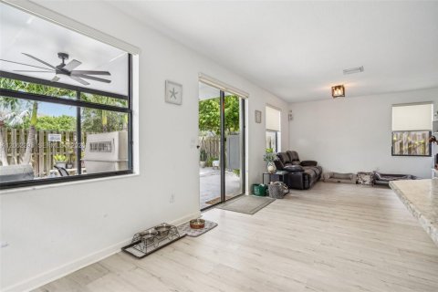 House in Homestead, Florida 4 bedrooms, 244.33 sq.m. № 2244483 - photo 28