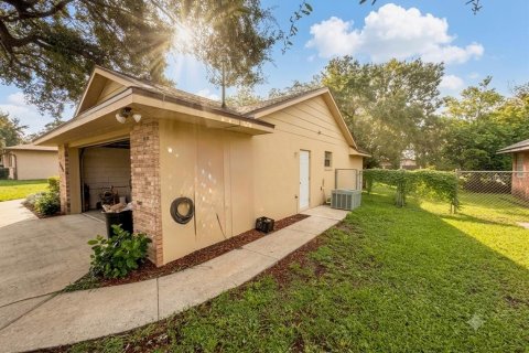 Casa en venta en Deltona, Florida, 3 dormitorios, 163.14 m2 № 2157117 - foto 3