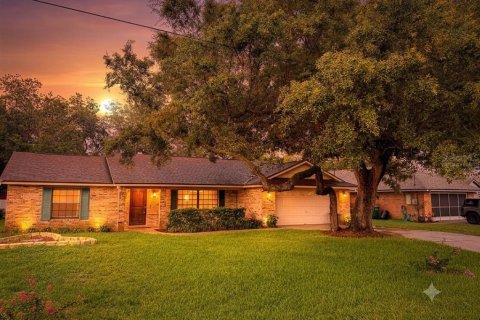 Casa en Deltona, Florida 3 dormitorios, 163.14 m2 № 2157117
