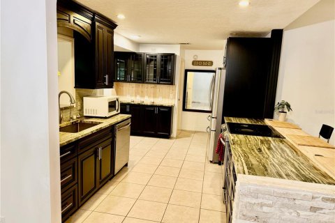 Casa en venta en Deltona, Florida, 3 dormitorios, 163.14 m2 № 2157117 - foto 13