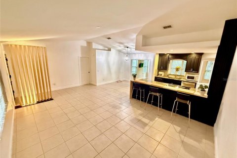 Casa en venta en Deltona, Florida, 3 dormitorios, 163.14 m2 № 2157117 - foto 8