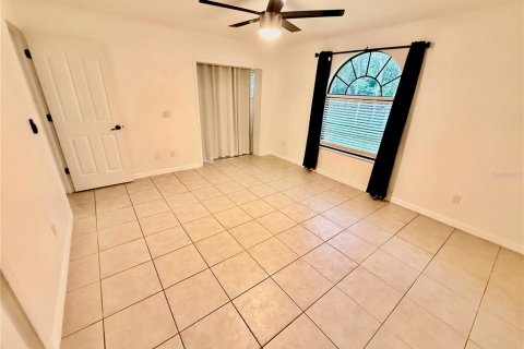 Casa en venta en Deltona, Florida, 3 dormitorios, 163.14 m2 № 2157117 - foto 18