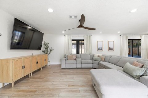 House in PORT ST. JOHN in Cocoa, Florida 3 bedrooms, 135.27 sq.m. № 2166632 - photo 15