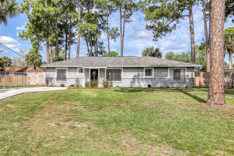 House in PORT ST. JOHN in Cocoa, Florida 3 bedrooms, 135.27 sq.m. № 2166632 - photo 2