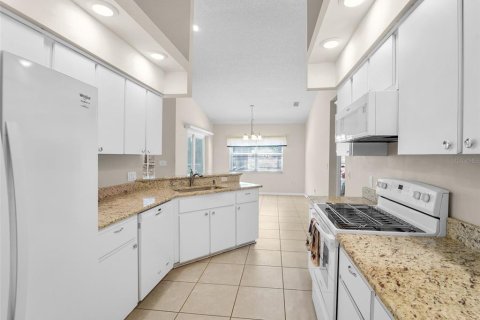 House in Hudson, Florida 3 bedrooms, 159.51 sq.m. № 2092115 - photo 4