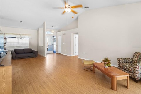 House in Hudson, Florida 3 bedrooms, 159.51 sq.m. № 2092115 - photo 6