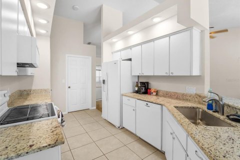 House in Hudson, Florida 3 bedrooms, 159.51 sq.m. № 2092115 - photo 7
