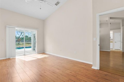 House in Hudson, Florida 3 bedrooms, 159.51 sq.m. № 2092115 - photo 5