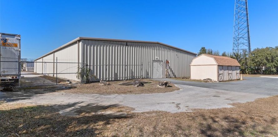 Commercial property in Homosassa, Florida 854.7 sq.m. № 2097702