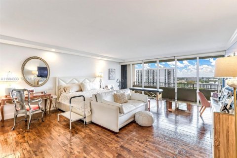 Купить кондоминиум в Майами, Флорида 3 спальни, 255.39м2, № 2058305 - фото 30