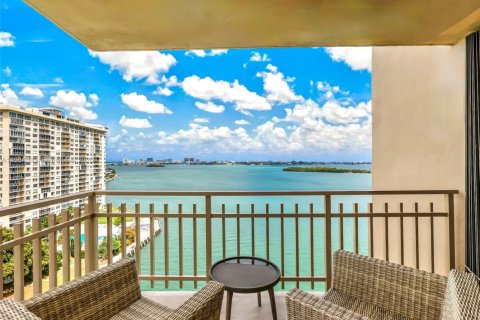 Купить кондоминиум в Майами, Флорида 3 спальни, 255.39м2, № 2058305 - фото 17