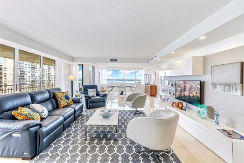Купить кондоминиум в Майами, Флорида 3 спальни, 255.39м2, № 2058305 - фото 2