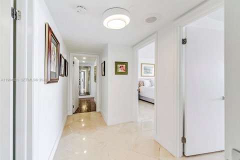 Купить кондоминиум в Майами, Флорида 3 спальни, 255.39м2, № 2058305 - фото 29