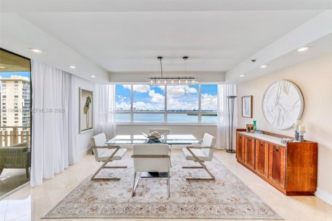 Купить кондоминиум в Майами, Флорида 3 спальни, 255.39м2, № 2058305 - фото 5