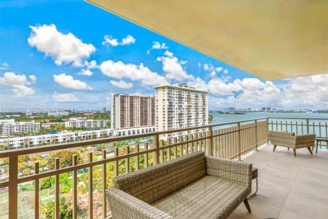 Купить кондоминиум в Майами, Флорида 3 спальни, 255.39м2, № 2058305 - фото 9