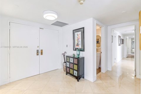 Купить кондоминиум в Майами, Флорида 3 спальни, 255.39м2, № 2058305 - фото 23